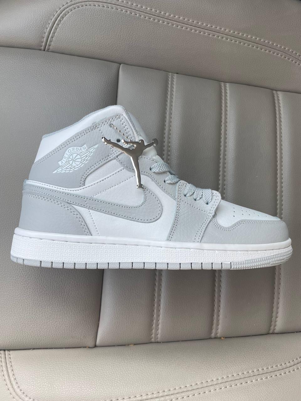 Жіночі кросівки Nike Air Jordan Retro 1 Mid High Grey | Найк Аір Джордан 1 Сірі