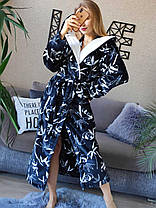 Теплий жіночий короткий махровий халат із капюшоном чорного кольору з вухами панди, фото 4