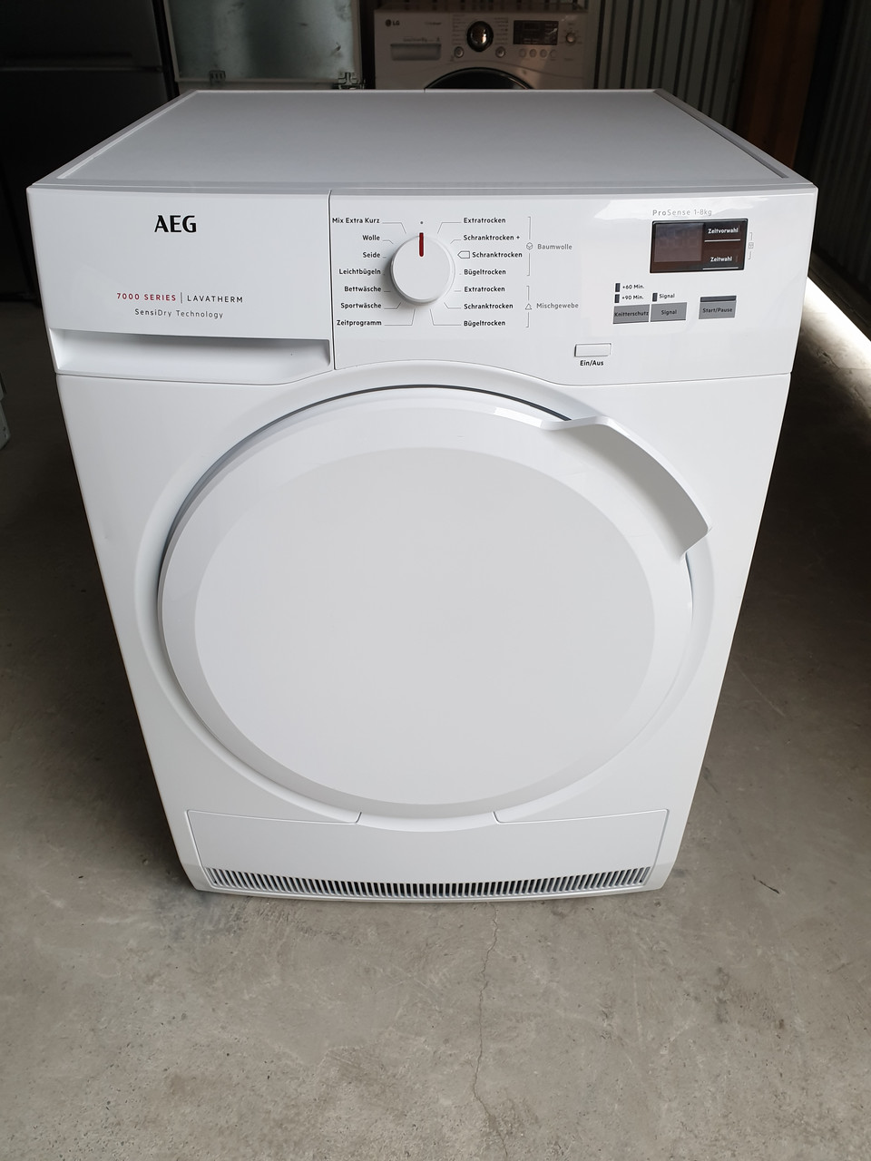 Сушка для одягу AEG 7000 Series 8 KG / T7DB40689