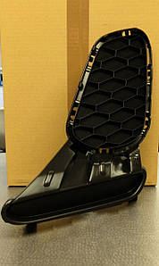 Mazda 3 2012-2014 Ліва решітка в передній бампер Нова Оригінал