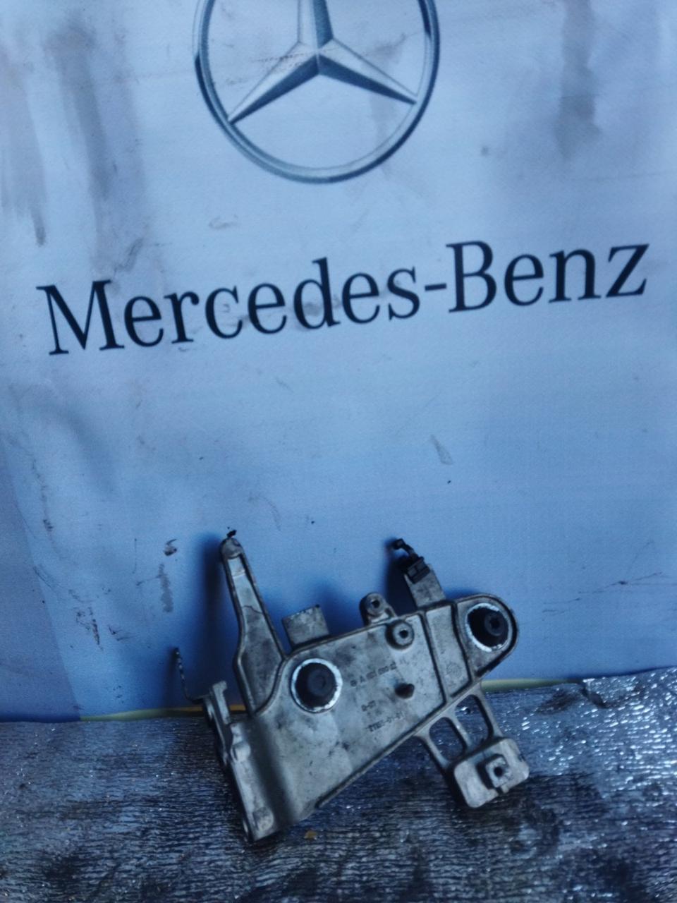 Б/В кронштейн повітряного фільтра OM651 2.2 Mercedes E220 W212 A6510902241, фото 1