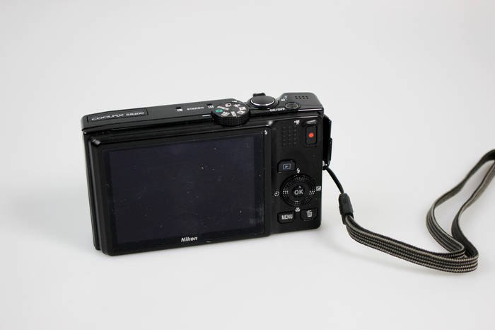 Фотоапарат Nikon Coolpix S8200 Black б/у/у магазині, ціна