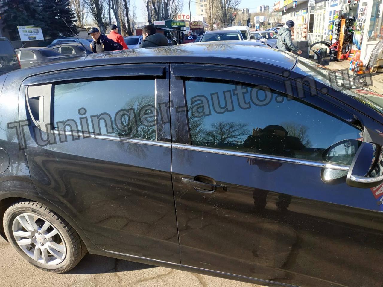 Вітровики Chevrolet Aveo 4 HB 2011->