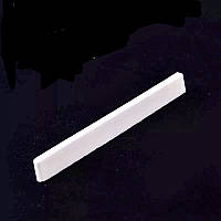 Нижній поріжок для класичної гітари кістяний 80 мм