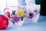 Праздничная керамическая чашка с цветами женщинам на 8 марта. 400 мл