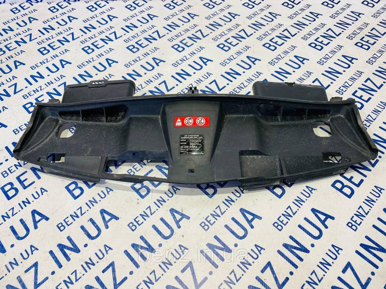 Кожух вентилятора зверху Mercedes W212, S212 A2125000255, фото 1