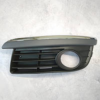 Решітка противотуманки ліва с хром накладкой VW Golf 5 (Фольксваген Гольф 5)