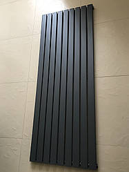 Сірий вертикальний радіатор опалення 160х61.2 см Livorno 9/1600