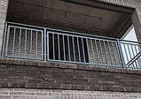 Перила на балкон та огорожі з металу в сучасному стилі, фото 4