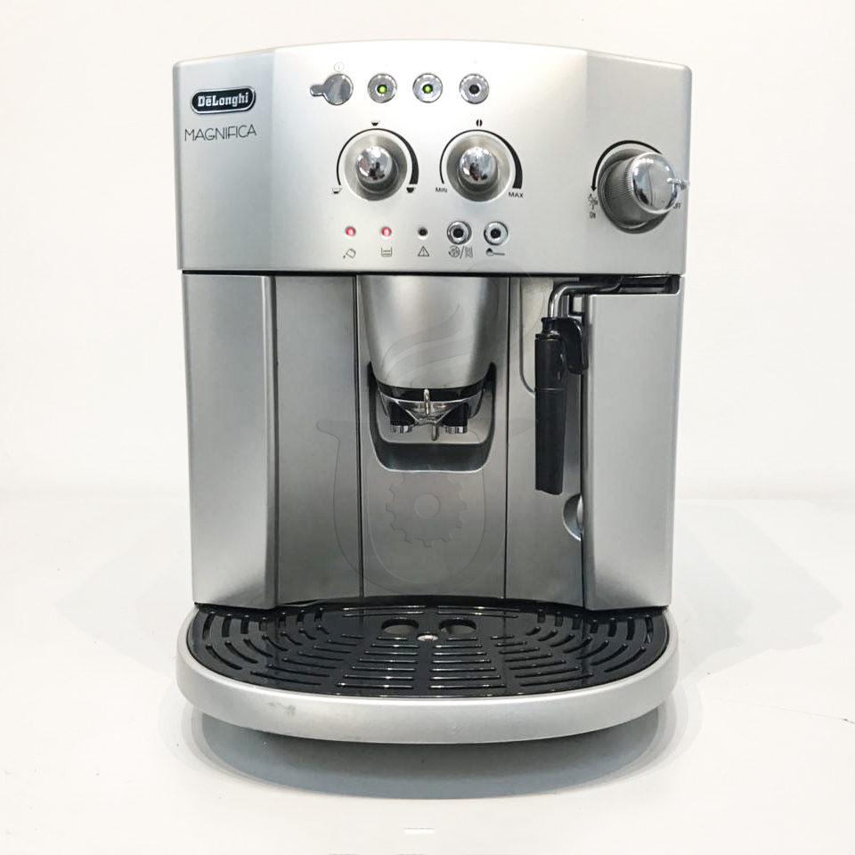 Кофемашина Delonghi Magnifica ESAM 4000 б/у - фото 1 - id-p1001962609