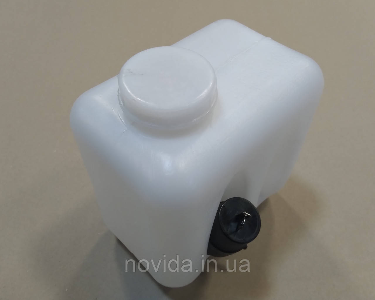 Бачок омивача КАМАЗ КрАЗ МАЗ УРАЛ у зборі з насосом 24V 1122.5208010-05, фото 1