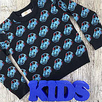 Черный детский свитер с голубыми машинками