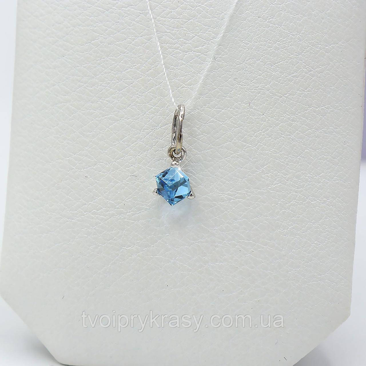 Срібний кулон із кришталем блакитного кольору Swarovski "Кубік" - 4мм