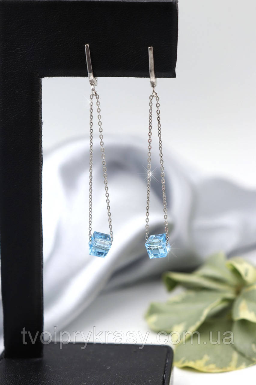 Срібні сережки на англійській застібці з кришталем Swarovski "Кубік"