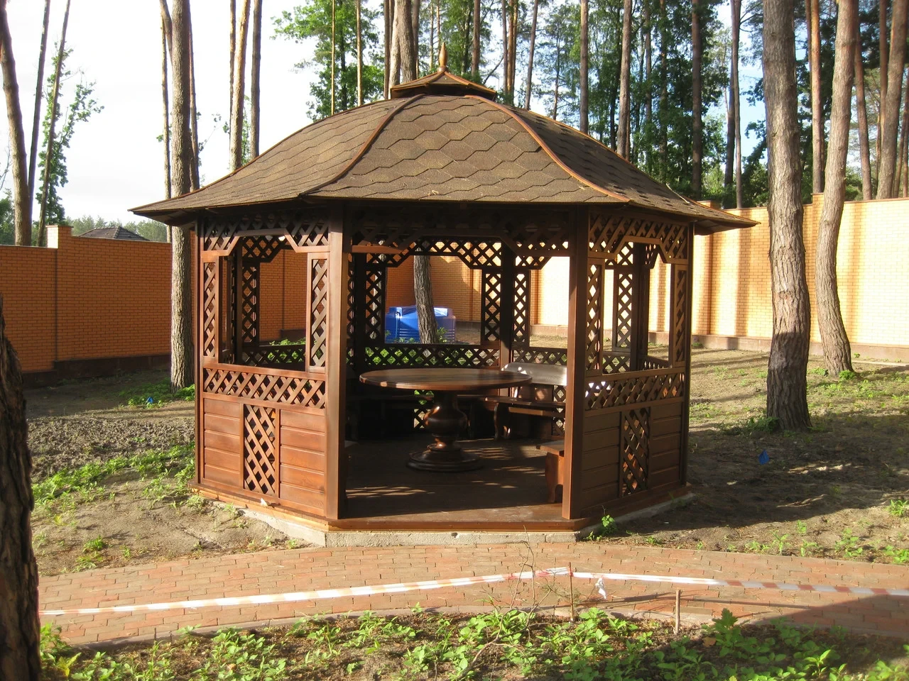 Восьмигранна альтанка