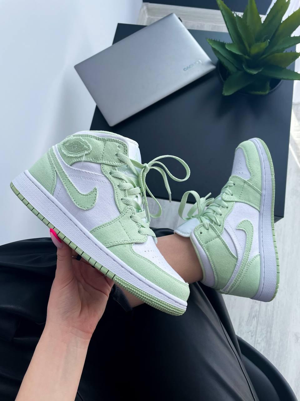 Жіночі кросівки Nike Air Jordan Retro 1 Mid High Green | Найк Аір Джордан 1 Зелені