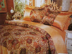 Атласний постільний комплект на двоспальне ліжко