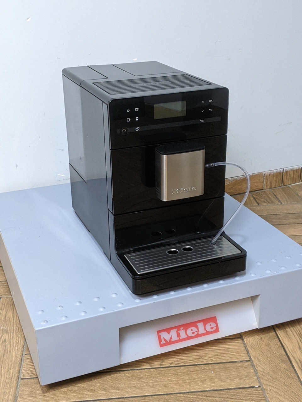 Кавомашина Miele CM 5300