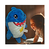 М'яка плюшева іграшка нічник проєктор Star Belly Dream Lites Puppy Shark LED-підсвітка Акуленя синій, фото 4