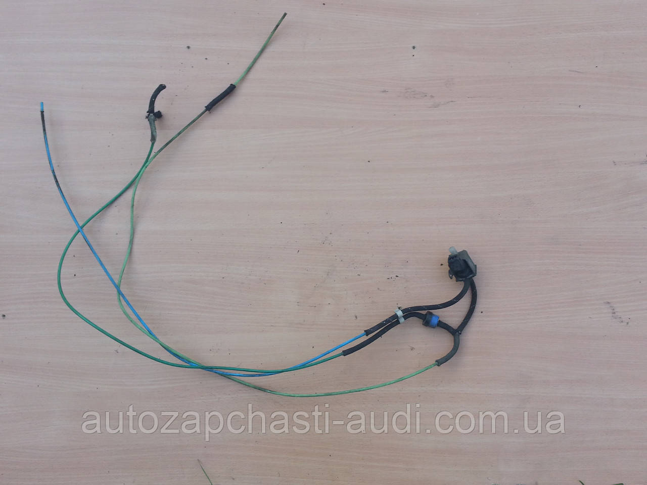 Вакуумні трубки та електроклапан керування геометрією впускного колектора 2,8 aah Audi 100 A6 C4 91-97г, фото 1