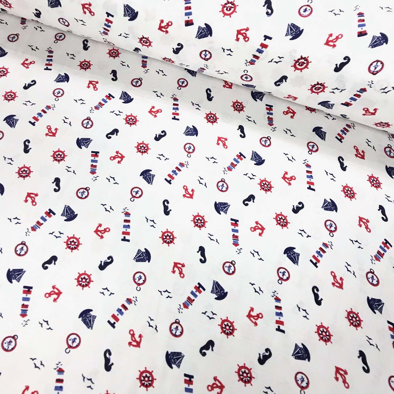 Тканина муслін Двошарова дрібні синьо-червоні маяки, штурвалі, парусники, жорстка на білому (шир. 1,8м) (MS-FR-0089), фото 1