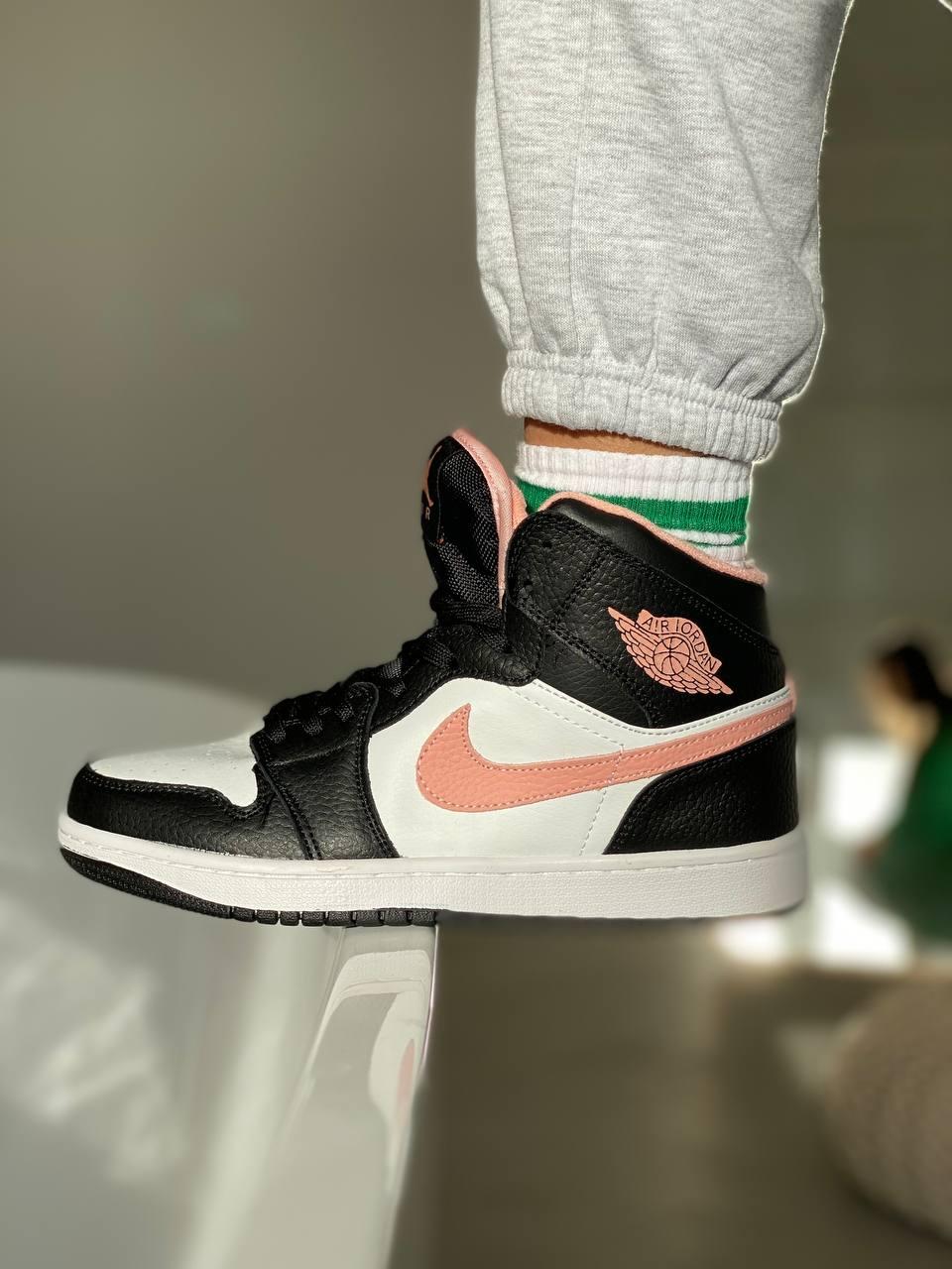 Жіночі кросівки Nike Air Jordan Retro 1 Mid Black Pink | Найк Аір Джордан 1 Чорні