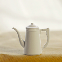 Миниатюра чайник 2.8 см Белый