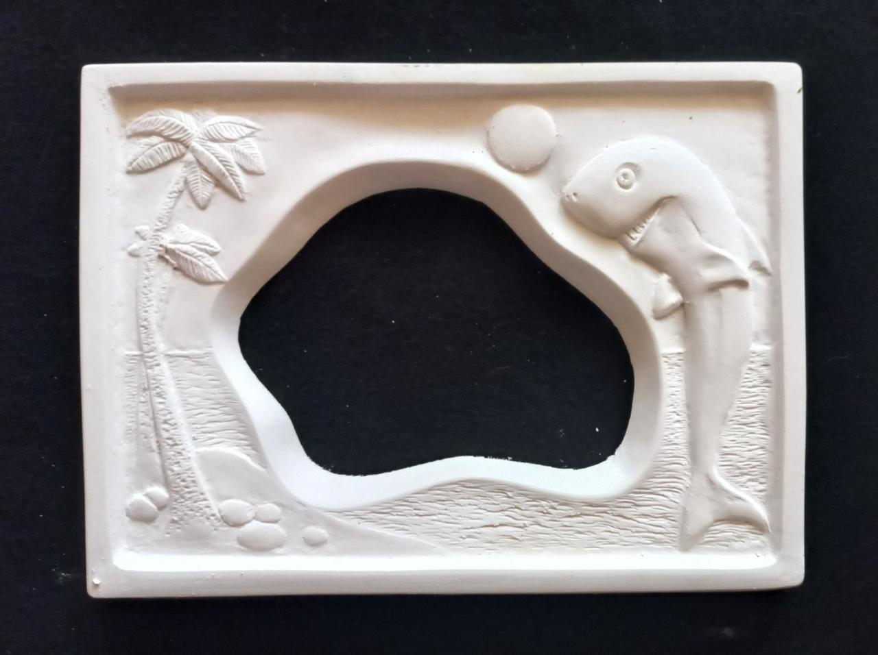 Гіпсова фоторамка-барельєф "Акула" А-07