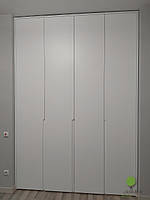 Вбудована шафа в спальню білого кольору з фасадами мдф фарба на замовлення