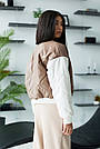 Жіноча куртка бомбер шкіряна на блискавці коротка зі стьожкою демісезонна колір мокко, фото 9
