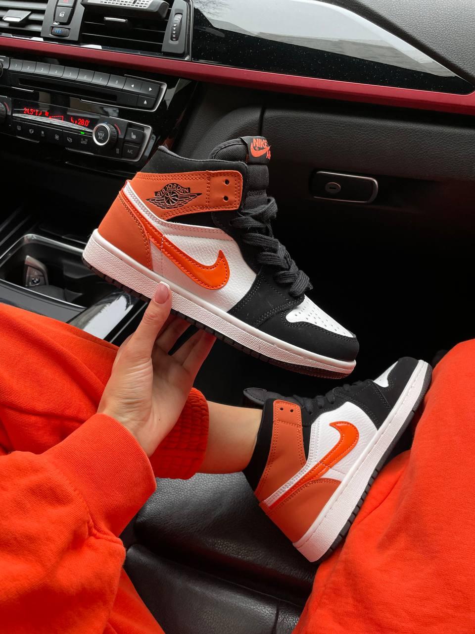 Чоловічі / жіночі кросівки Nike Air Jordan 1 Retro ORANGE PATENT SWOOSH | Найк Аір Джордан 1 Помаранчеві