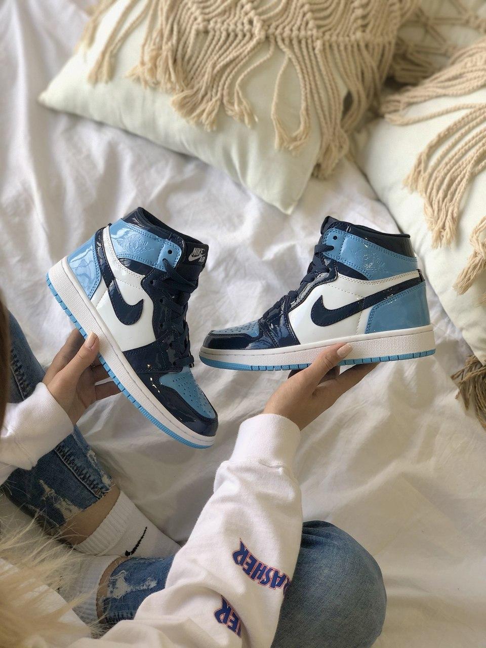 Жіночі кросівки Nike Air Jordan Retro 1 Mid Patent BLUE | Найк Аір Джордан 1 Голубі