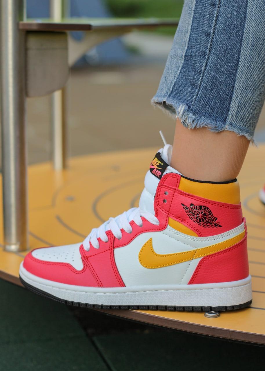 Жіночі кросівки Nike Air Jordan 1 Retro High OG Light Fusion Red | Найк Аір Джордан 1