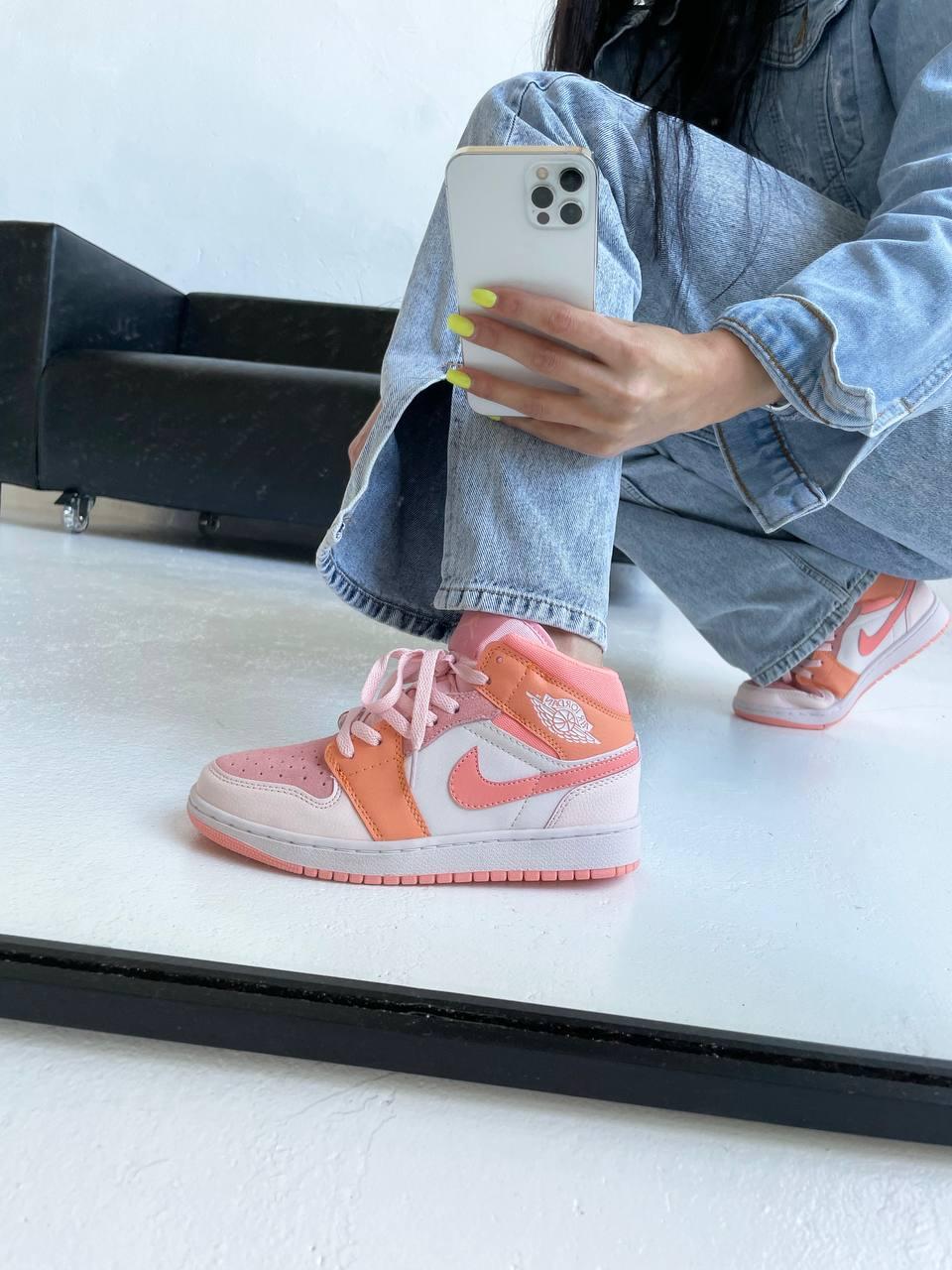 Чоловічі / жіночі кросівки Nike Air Jordan 1 Rose Orange | Найк Аір Джордан 1 Помаранчеві