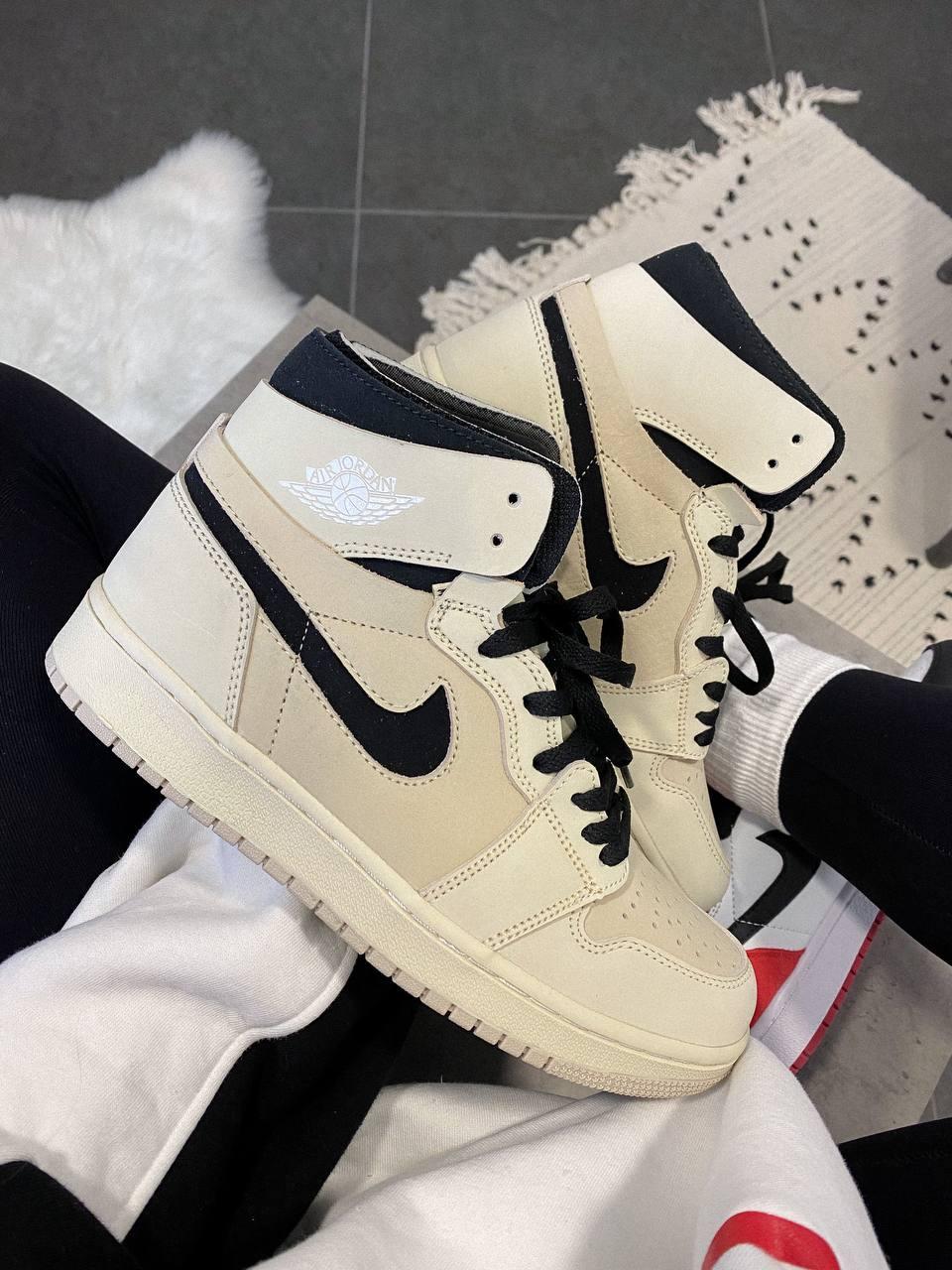Чоловічі / жіночі кросівки Nike Air Jordan 1 Cream Black | Найк Аір Джордан 1 Кремові