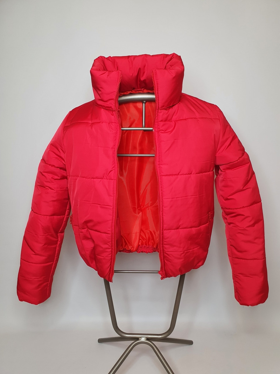 Дута куртка червоного кольору з капюшоном, розміри 42 - 48