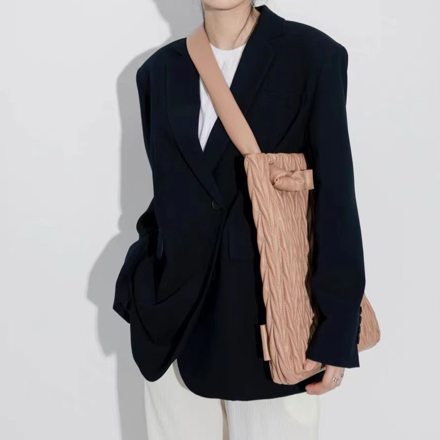 Жіноча сумка-планшет через плече Goodyfun 8799 бежева