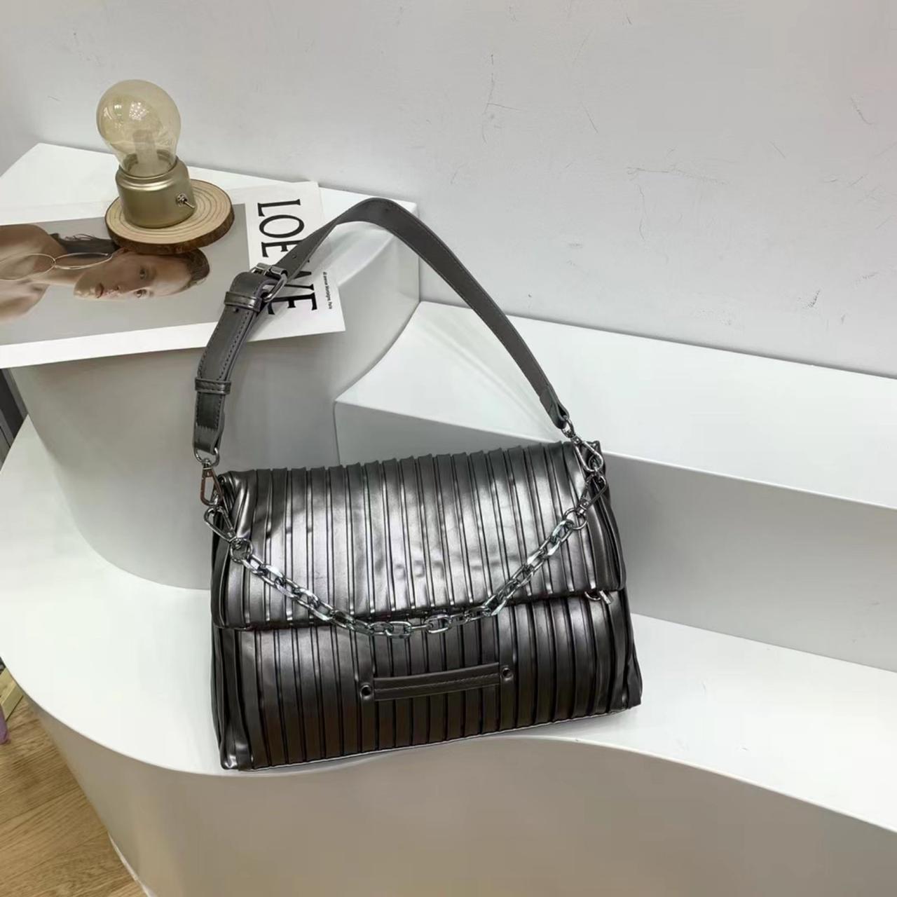 Жіноча сумка з ланцюжком через плече Goodyfun 8789 срібляста, фото 1