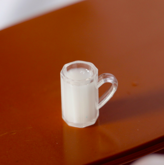 Мініатюра склянка з молоком 1.5 см, фото 1