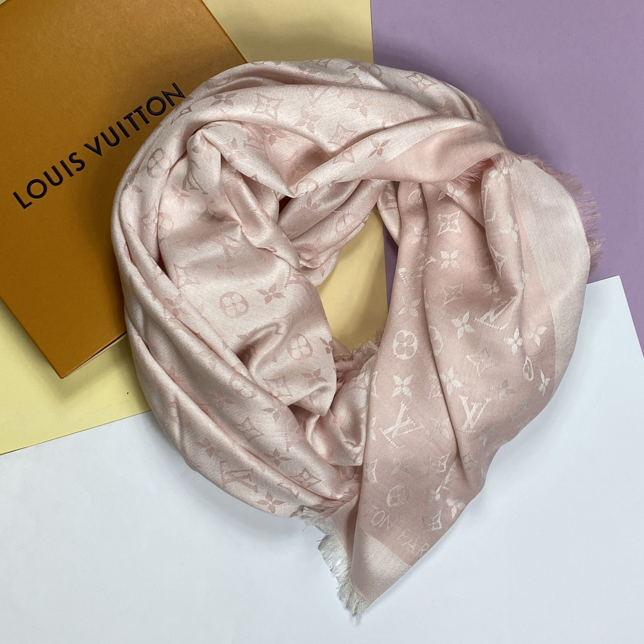 Жіночий палантин Louis Vuitton (Луї Вітон)