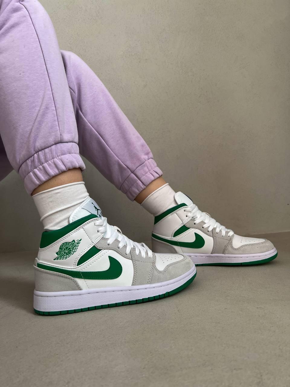 Жіночі кросівки Nike Air Jordan 1 Retro High Green White | Найк Аір Джордан 1 Зелені Білі