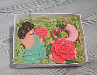 Подарочный набор сувенирного мыла Девушка и восьмерочка (коробочка с прозрачным верхом)