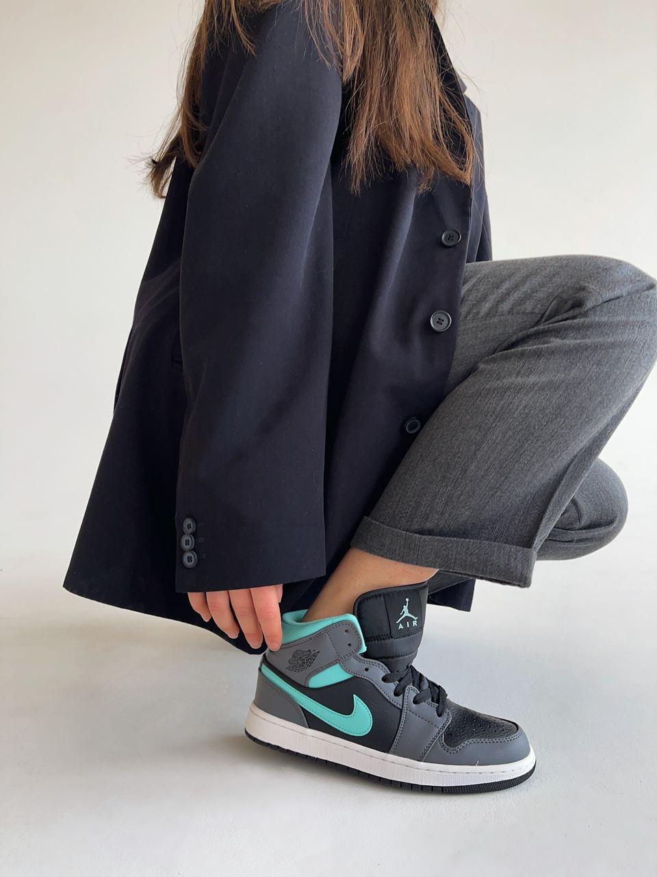 Жіночі кросівки Nike Air Jordan 1 mid Retro | Найк Аір Джордан 1