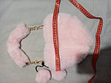 Блідо-рожева хутряна сумка у формі серця з помпоном, сумка-клатч, фото 6