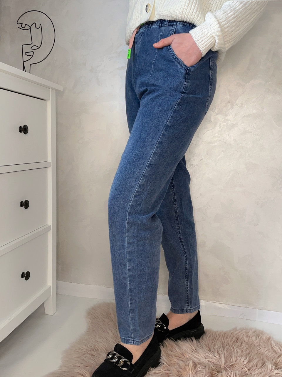 Джинси МОМ Жіночі стильні джинси прямого крою в синьому кольорі