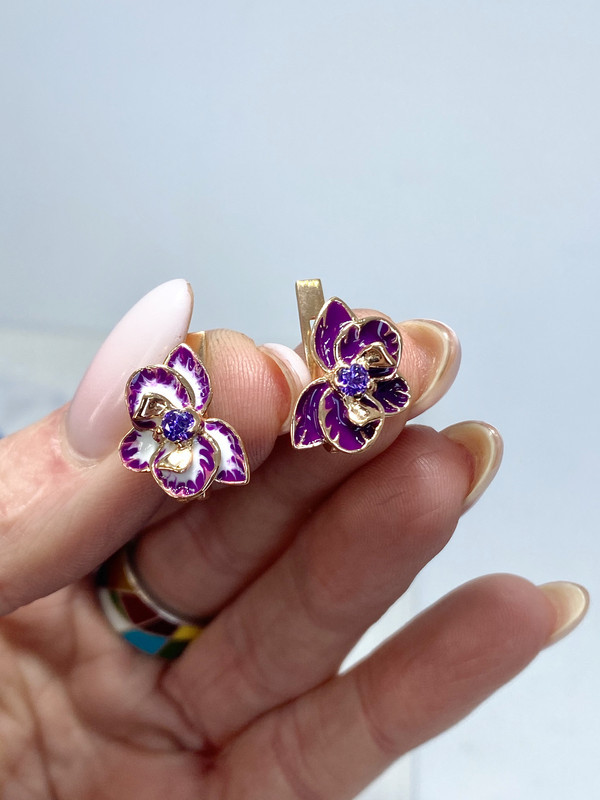 Сережки-квітки в позолоті з емаллю Каріна