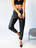 Трендові жіночі брюки джоггеры з турецької еко-шкіри, фото 5