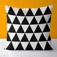 Подушка с принтом 40х40 см Черные и белый треугольники