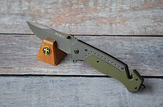 Практичний ніж Крокодил 4, з цікавим набором додаткових інструментів, для людей з активним способом життя