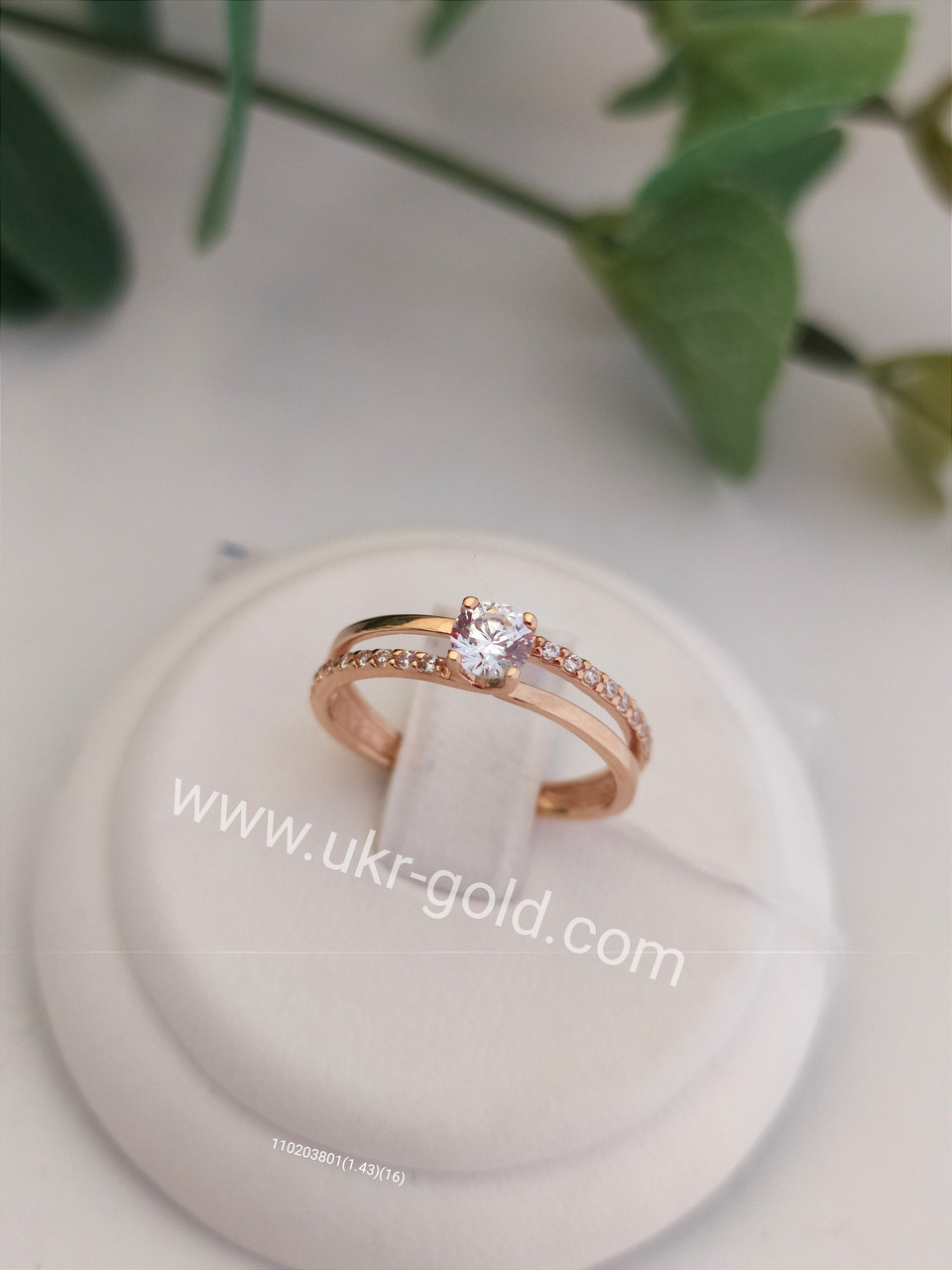 Золоте кільце з цирконами золоте помолвочное кільце золоте кільце з фіанітами